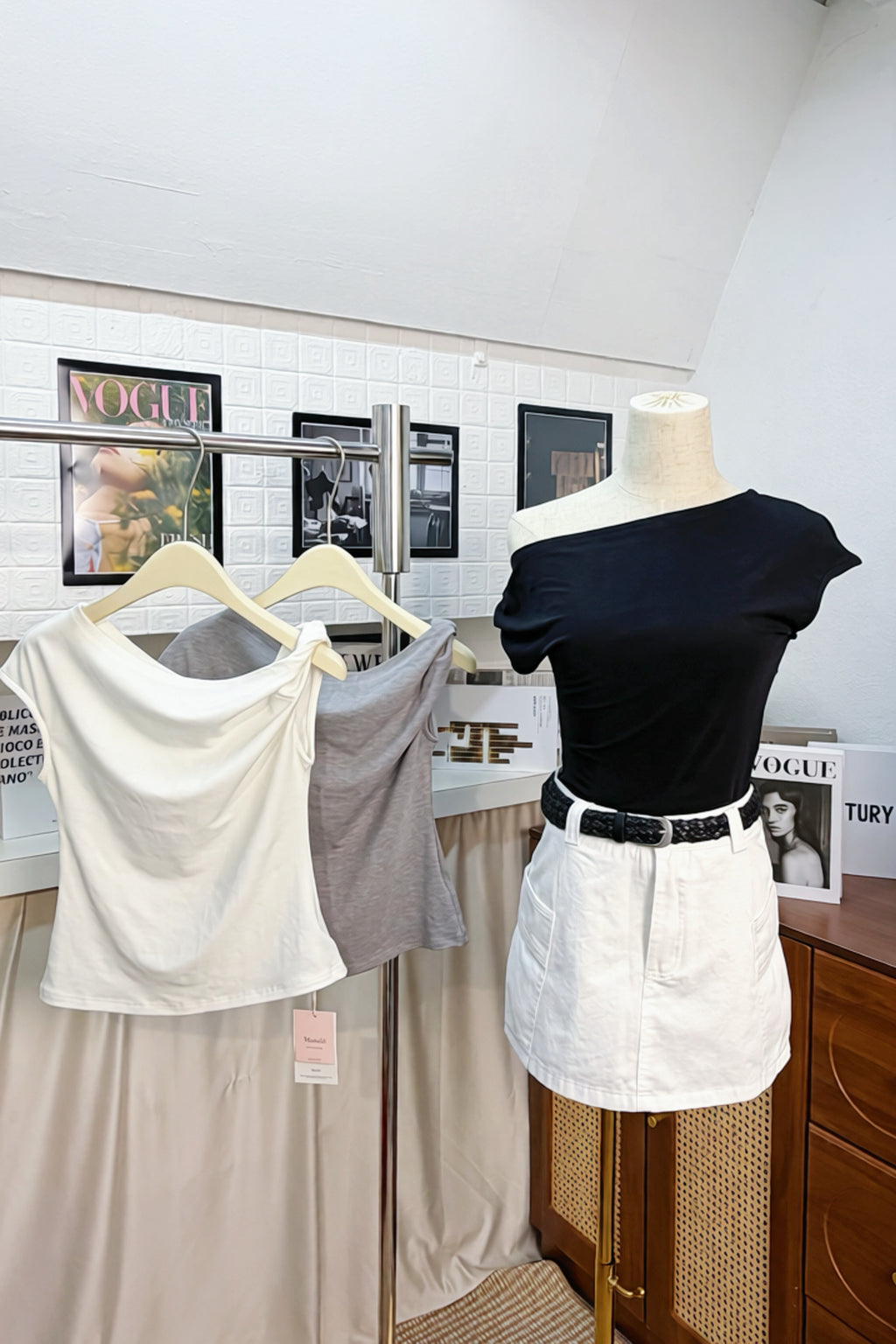 One Shoulder Top Black